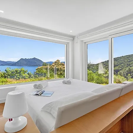 Alessia - 4 Bed With Maggiore View *