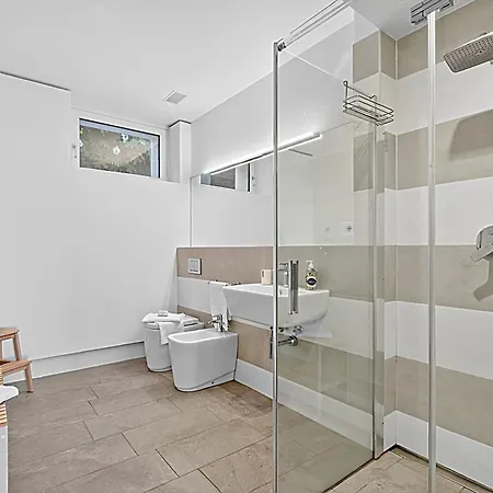 Alessia - 4 Bed With Maggiore View * 斯特雷萨