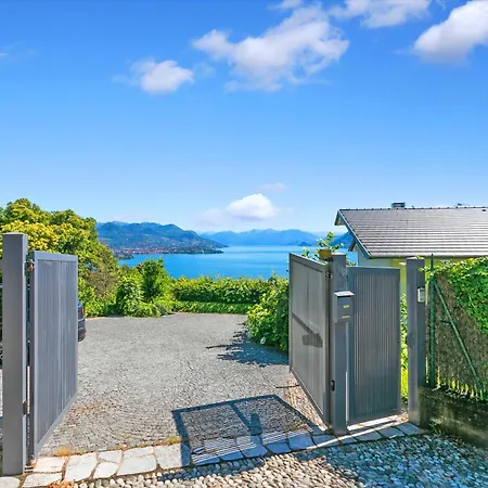 Alessia - 4 Bed With Maggiore View *